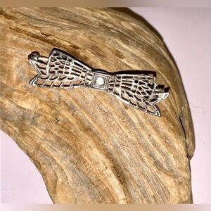 Vintage Sterling Silver Filigree Bow Bar Brooch Pin Clear Stone